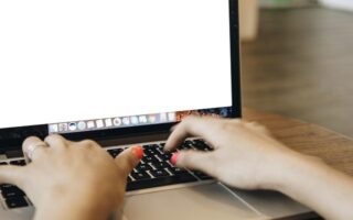 Microservices vs. Monolit: Hvad passer bedst til din virksomhed?