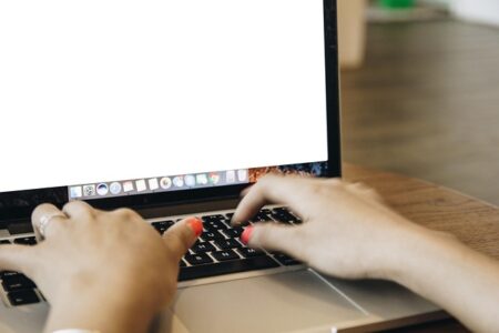 Microservices vs. Monolit: Hvad passer bedst til din virksomhed?
